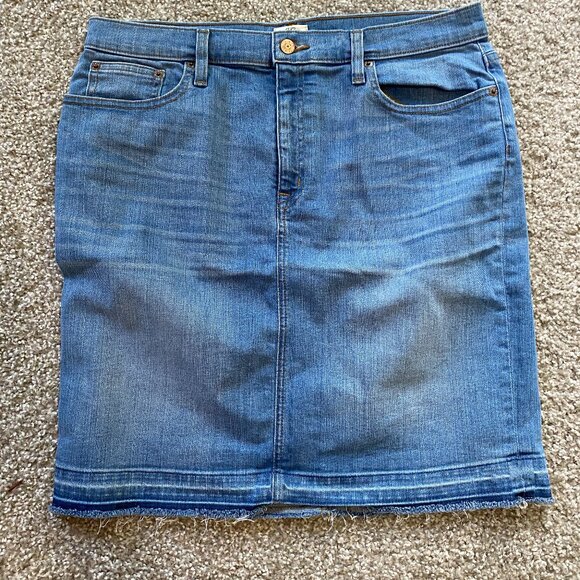 J. Crew Denim Pencil Skirt Women's Petite 32 Blue Whiskers Frayed Hem 5-Pocket - Picture 1 of 3